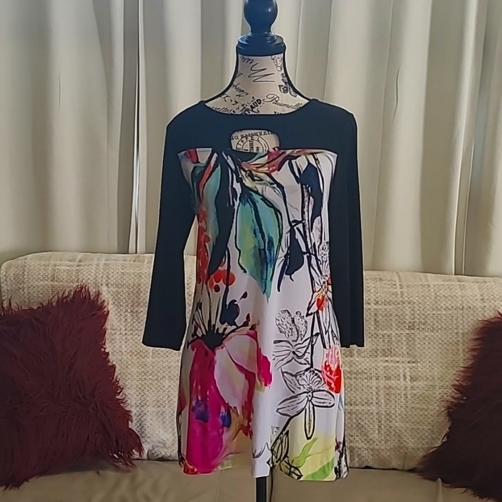 Libra woman’s stunning dress. Size medium.